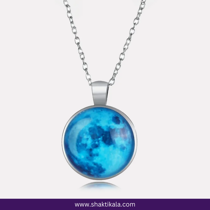 Glowing Moon Pendant Necklace – Gift your Loved Ones