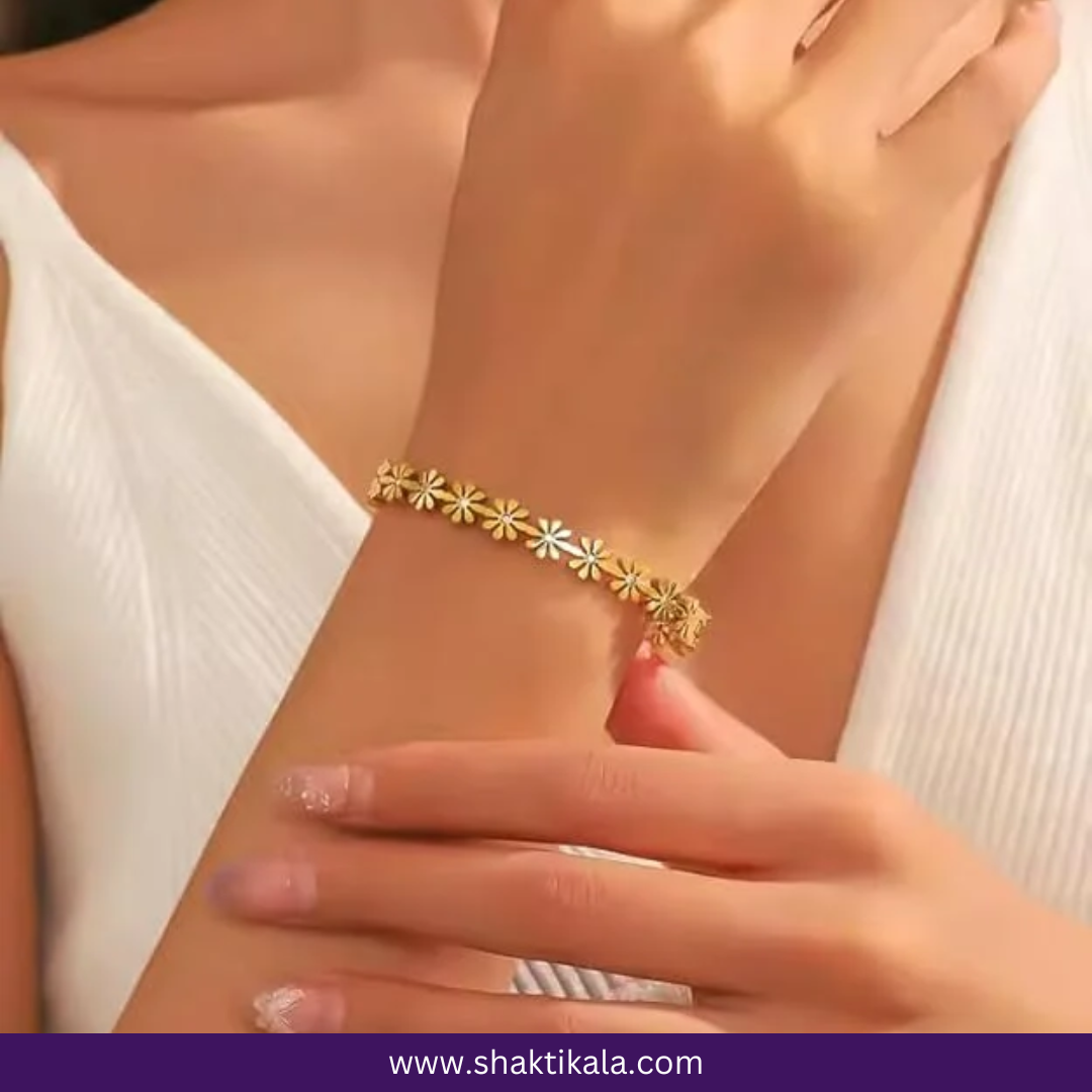 Daisy Chain Floral Bangle | Anti-Tarnish Gold Plated Bracelet