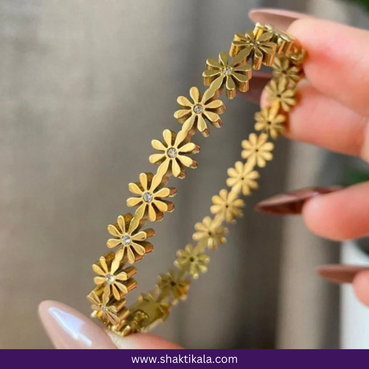 Daisy Chain Floral Bangle | Anti-Tarnish Gold Plated Bracelet