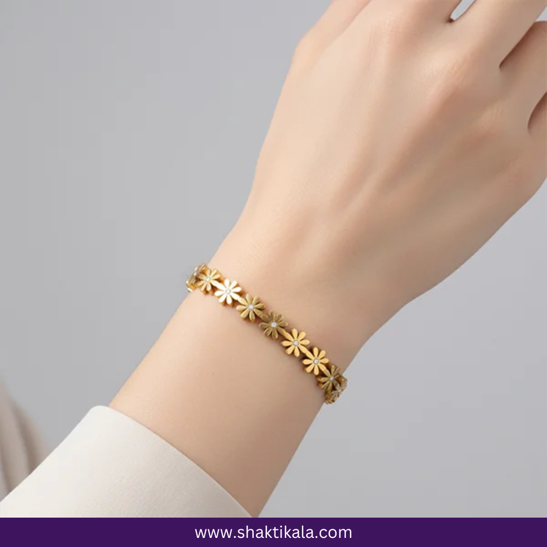 Daisy Chain Floral Bangle | Anti-Tarnish Gold Plated Bracelet