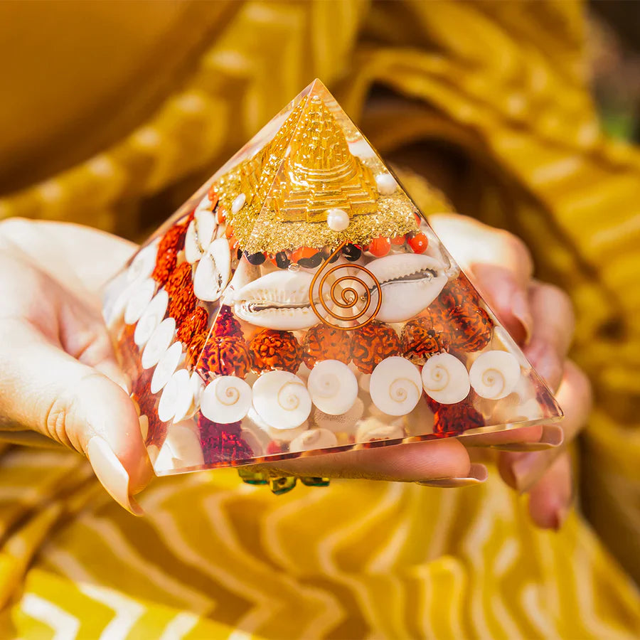 Laxmi Pyramid - Shree Yantra Gomti Chakra